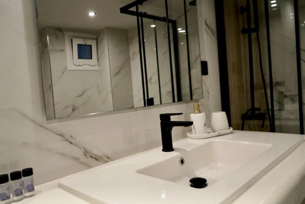 Cosy Loft Leilighet Pátra Eksteriør bilde